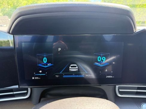 Used 2023 Hyundai Elantra Limited FWD image 12
