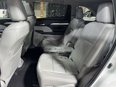 Used 2017 Toyota Highlander XLE w/ Protection Package #3 image 17