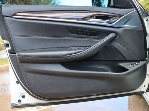 Used 2018 BMW 530e image 13