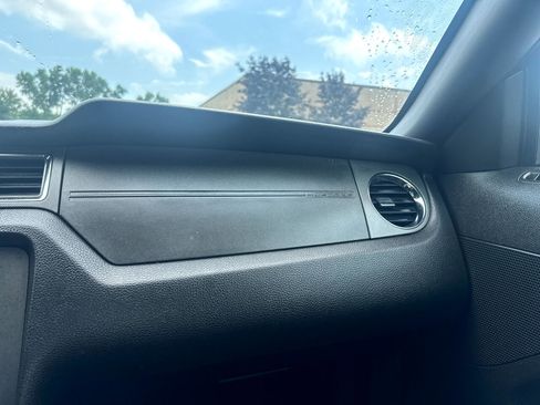 Used 2010 Ford Mustang Coupe image 35