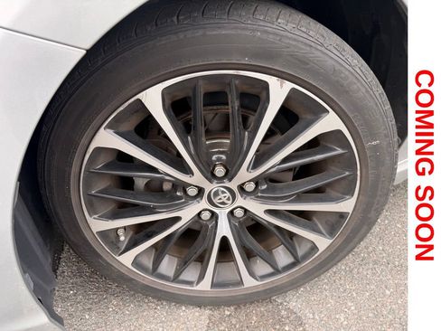 Used 2018 Toyota Camry SE FWD image 4