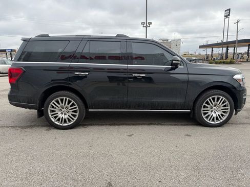 Used 2024 Ford Expedition Limited image 6