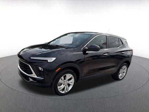 Used 2025 Buick Encore GX Preferred AWD/4WD image 8