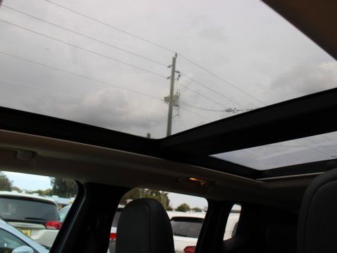 Used 2019 Jeep Renegade Limited w/ UConnect 8.4 Nav Group image 15