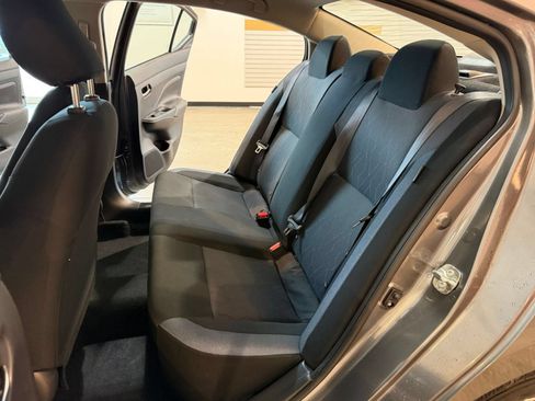 Used 2025 Nissan Versa SV FWD image 38