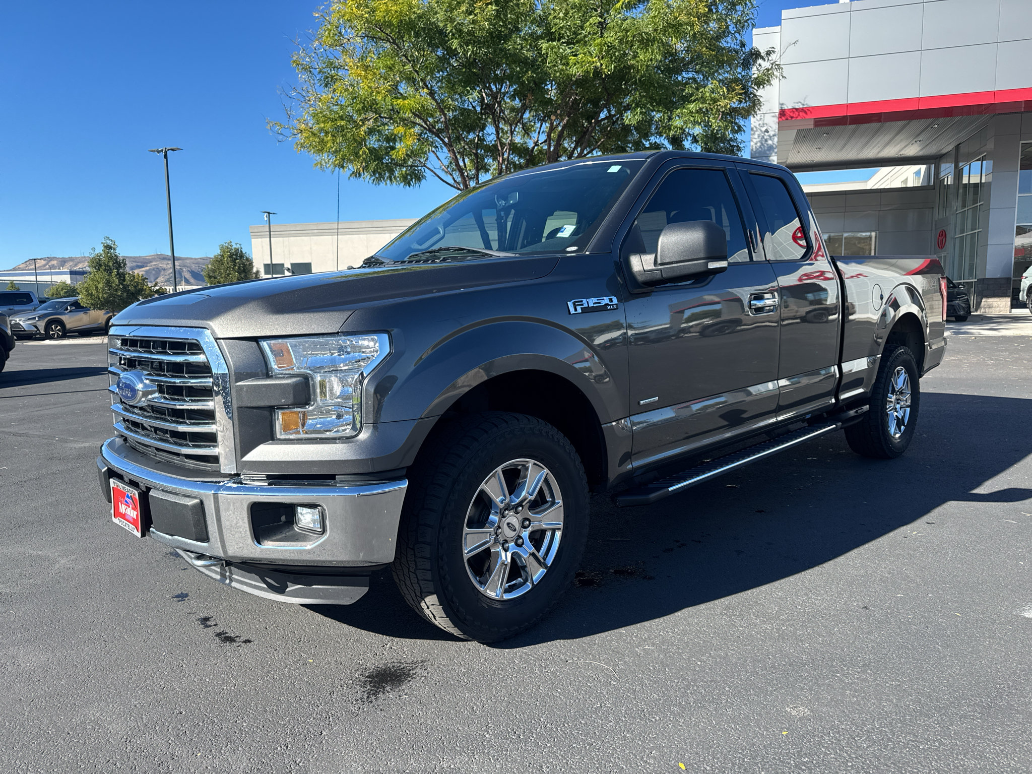 Used 2015 Ford F150 XLT w/ Equipment Group 302A Luxury AWD/4WD image 5