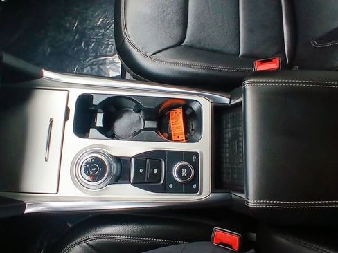 Used 2023 Ford Explorer Limited w/ Limited Technology Package AWD/4WD image 23