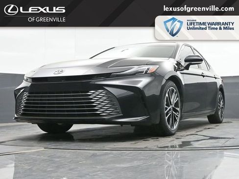 Used 2025 Toyota Camry XLE FWD image 29