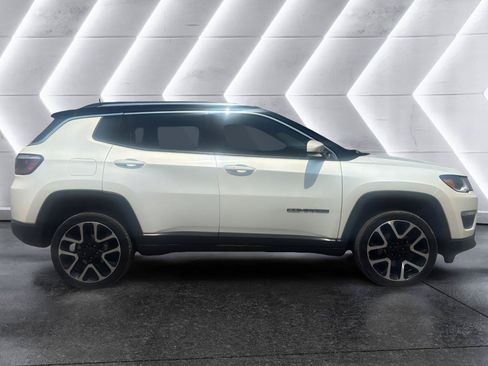 Used 2018 Jeep Compass Limited w/ Navigation Group AWD/4WD image 8