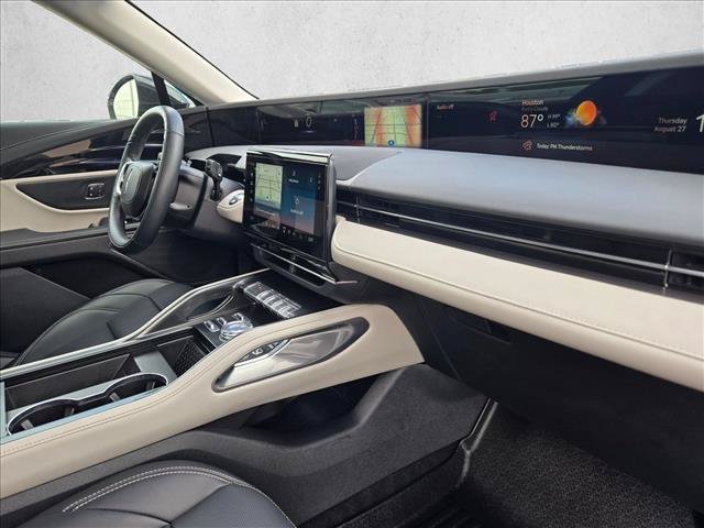 Used 2024 Lincoln Nautilus Premier AWD/4WD image 23