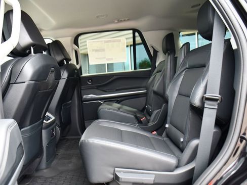 New 2026 Lincoln Navigator Premiere AWD/4WD image 22