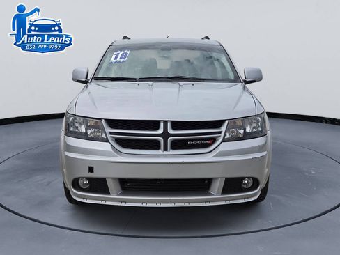 Used 2019 Dodge Journey SE w/ Safe & Sound Group AWD/4WD image 4
