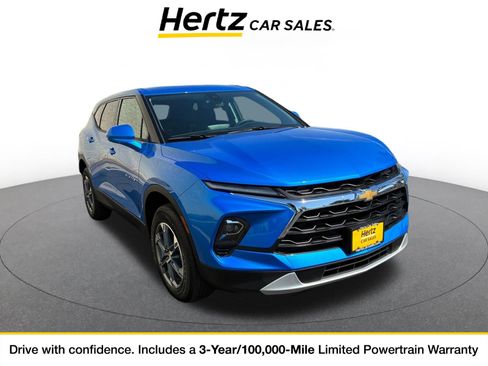 Used 2026 Chevrolet Blazer LT AWD/4WD image 2