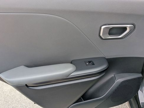 Used 2025 Kia K4 FWD image 21