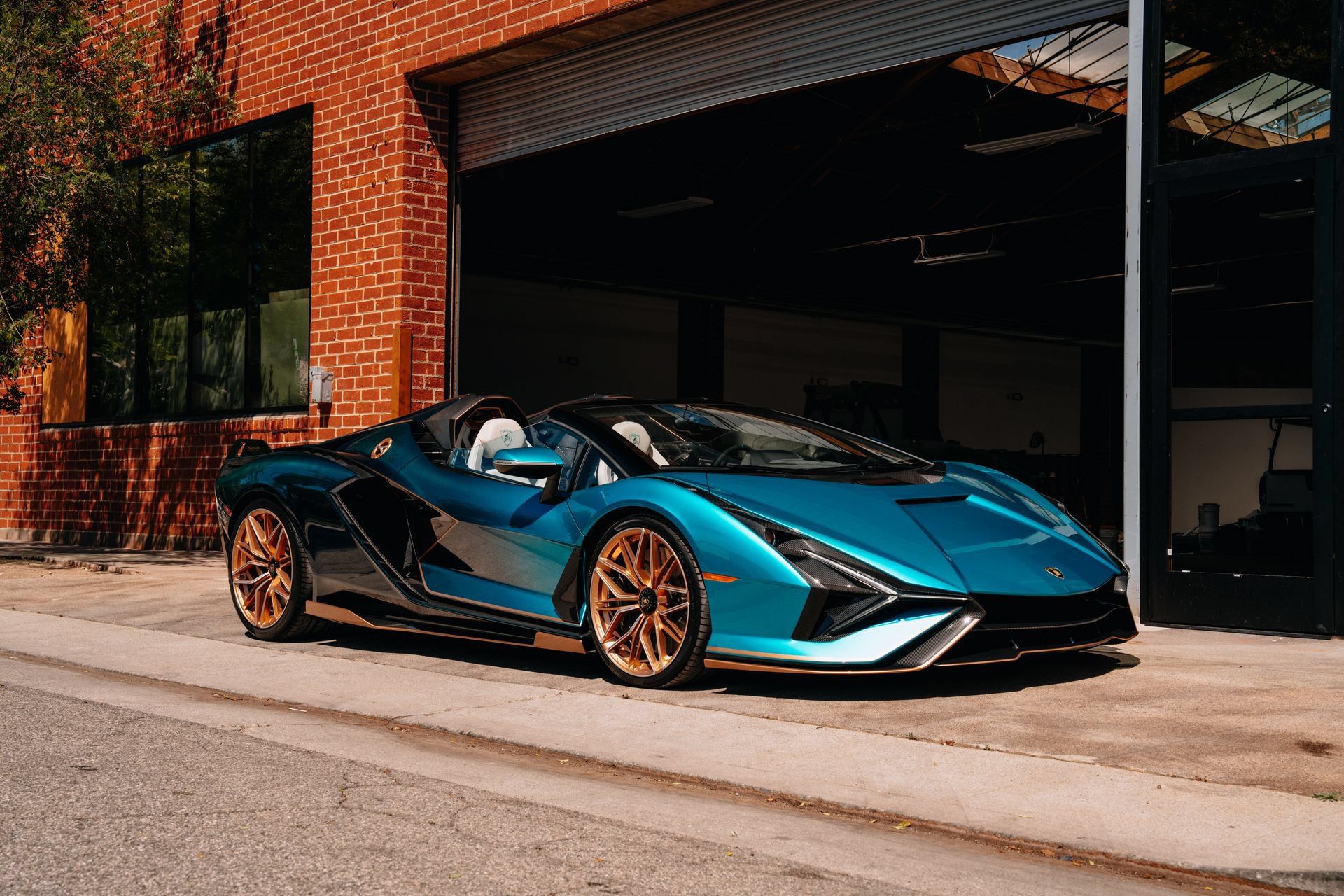 Used 2021 Lamborghini Sian Roadster AWD/4WD image 36