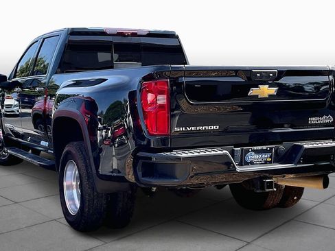 Used 2024 Chevrolet Silverado 3500 High Country w/ High Country Premium Package image 11