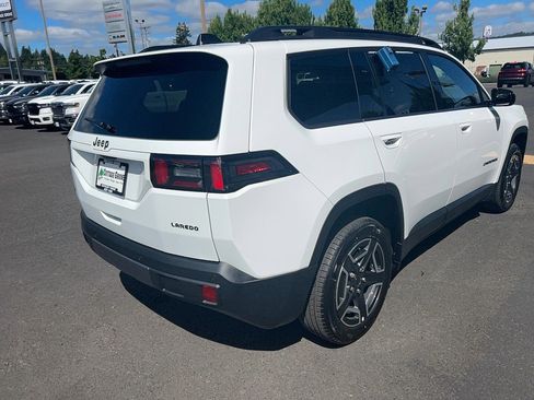 Used 2026 Jeep Cherokee Laredo AWD/4WD image 13