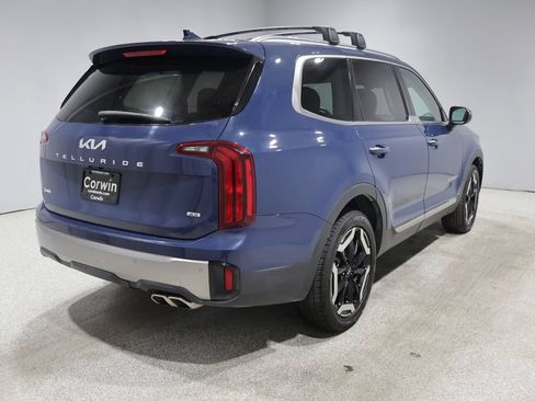 Used 2025 Kia Telluride S AWD/4WD image 2