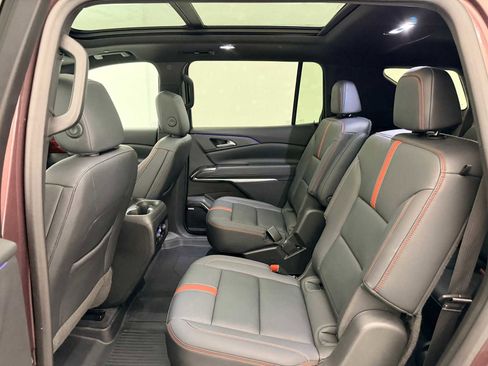 Used 2024 Chevrolet Traverse RS image 21