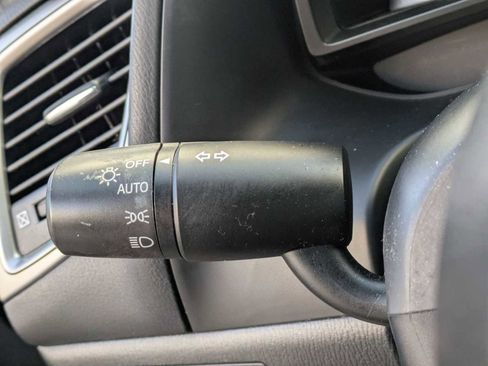 Used 2018 MAZDA MAZDA3 Touring image 25