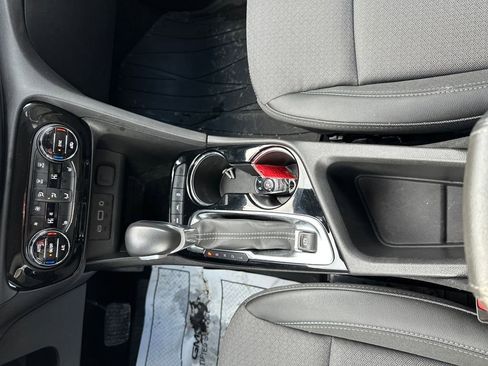 Used 2022 Buick Encore GX Select w/ Sport Touring Package image 17