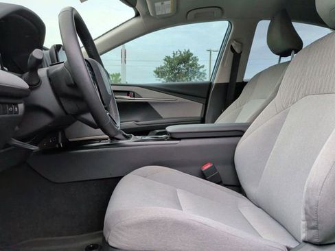 Used 2025 Toyota Camry LE w/ Convenience Package FWD image 16