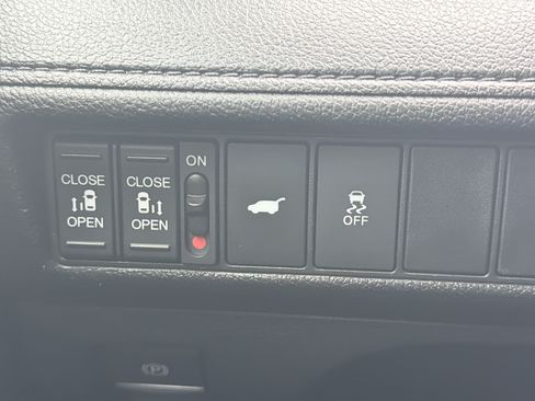 Used 2025 Honda Odyssey Sport-L image 12