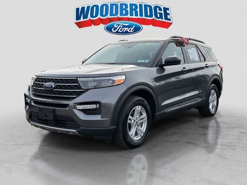 Used 2022 Ford Explorer XLT w/ Equipment Group 202A image 2