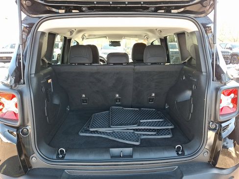 Certified 2023 Jeep Renegade Trailhawk w/ Trailer Tow Group image 29