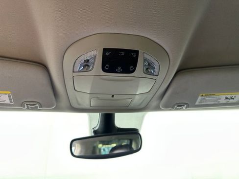 Used 2023 Chrysler Pacifica Touring-L image 24