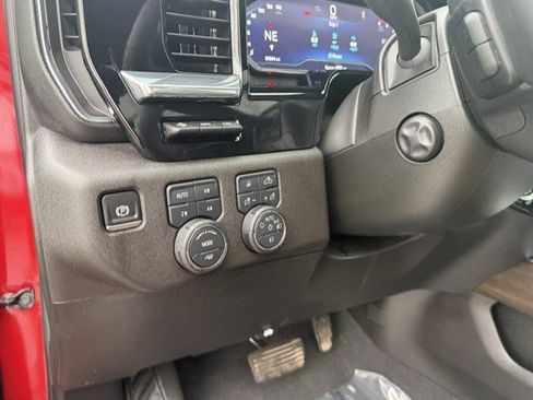 Used 2025 Chevrolet Silverado 1500 High Country AWD/4WD image 15