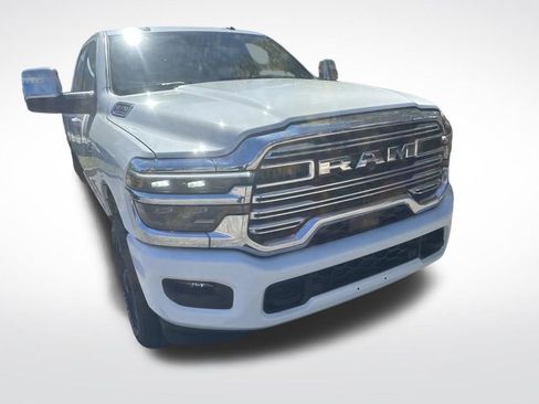 Used 2026 RAM 2500 Laramie AWD/4WD image 32