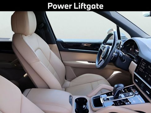 Used 2021 Porsche Cayenne image 10
