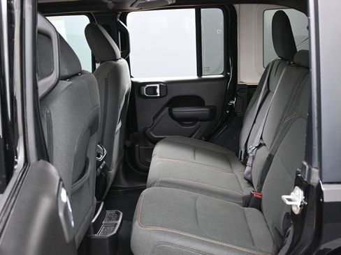 Used 2024 Jeep Wrangler Unlimited w/ Convenience Group image 34