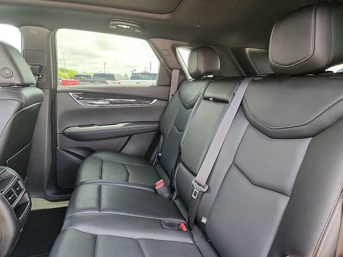 Used 2022 Cadillac XT5 Premium Luxury AWD/4WD image 5