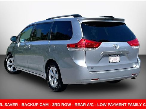 Used 2013 Toyota Sienna LE FWD image 4