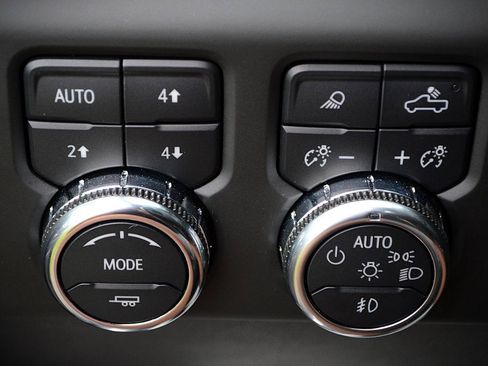 Used 2024 GMC Sierra 1500 Denali AWD/4WD image 37