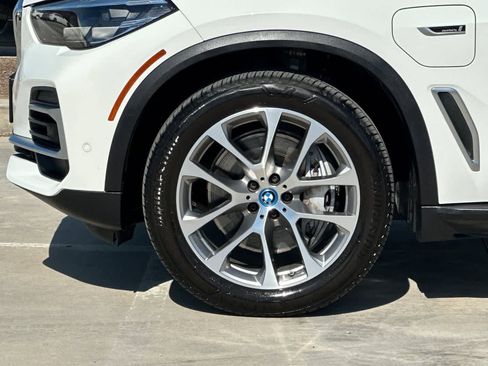 Used 2023 BMW X5 xDrive45e AWD/4WD image 36