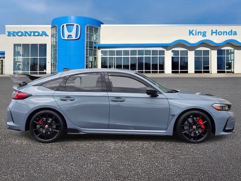 Used 2024 Honda Civic Type R image 6