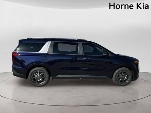 New 2026 Kia Carnival EX FWD image 3