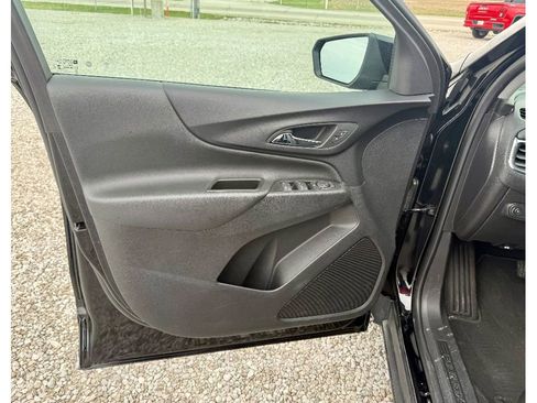 Used 2023 Chevrolet Equinox LT image 11