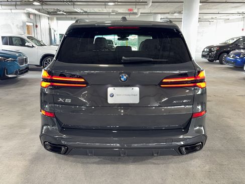 Used 2025 BMW X5 xDrive40i w/ M Sport Package AWD/4WD image 9