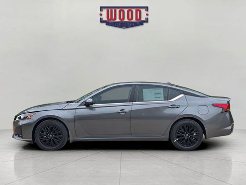 New 2026 Nissan Altima 2.5 SV FWD image 4