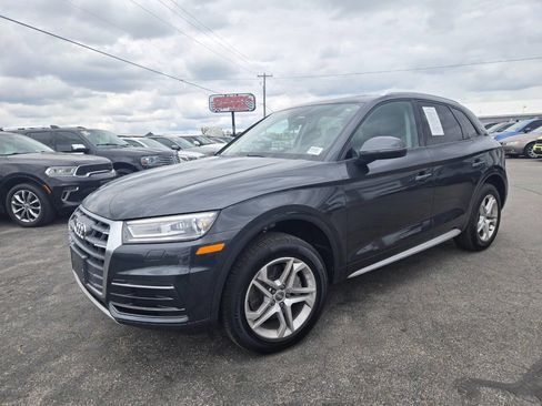Used 2018 Audi Q5 2.0T Premium w/ Convenience Package AWD/4WD image 3