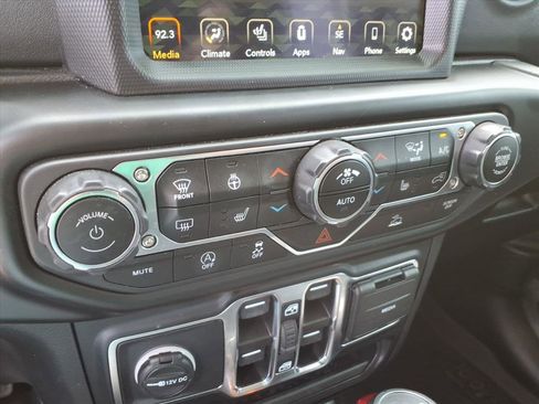 Used 2022 Jeep Gladiator Overland w/ Popular Equipment Package AWD/4WD image 31