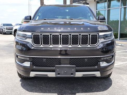 Used 2024 Jeep Wagoneer L Series II w/ Flexible Seating Group AWD/4WD image 2