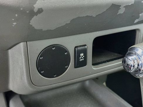 Used 2016 Nissan Frontier SV RWD image 31