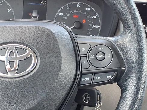 Used 2023 Toyota Corolla Cross L FWD image 31