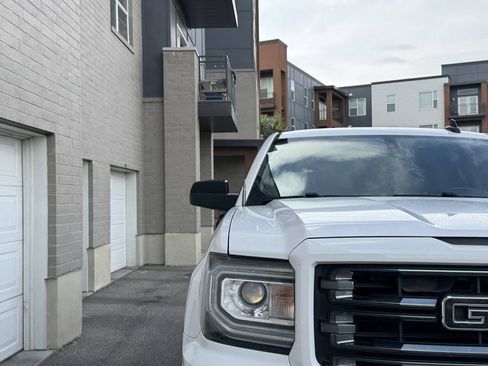 Used 2017 GMC Sierra 1500 SLT w/ All Terrain Package AWD/4WD image 10