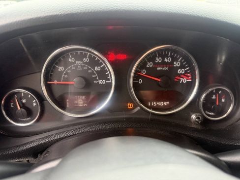 Used 2015 Jeep Wrangler Unlimited Rubicon AWD/4WD image 12